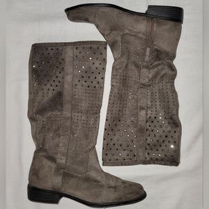 Impo Smokey Taupe/Pewter studded suede boots Sz 8.5